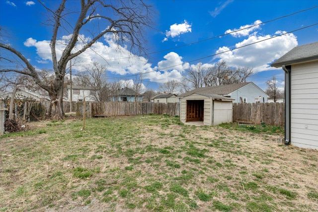 1517 S Greenwood Ave, Wichita, KS 67211