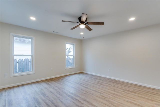 1517 S Greenwood Ave, Wichita, KS 67211