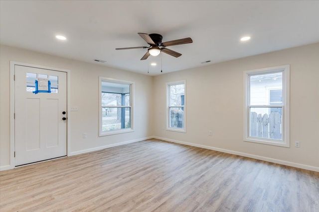 1517 S Greenwood Ave, Wichita, KS 67211