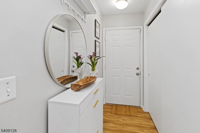 1625 King Ct, Green Brook Twp., NJ 08812