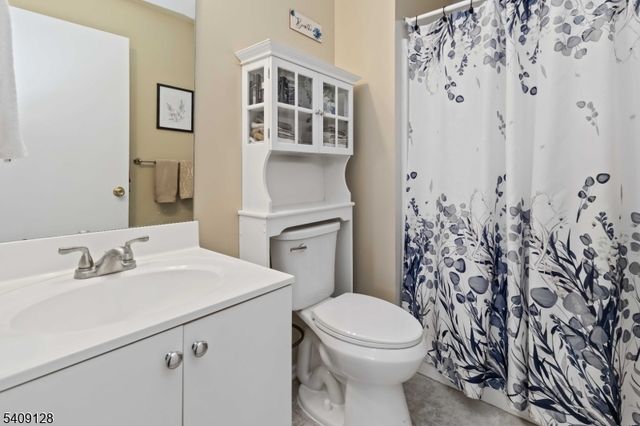 1625 King Ct, Green Brook Twp., NJ 08812