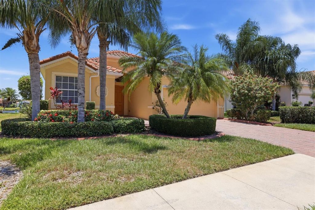 6755 41ST STREET CIRCLE E, Sarasota, FL 34243