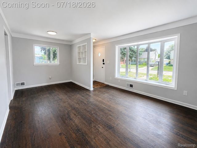 31214 Geraldine Street, Westland, MI 48185