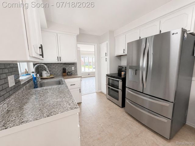 31214 Geraldine Street, Westland, MI 48185