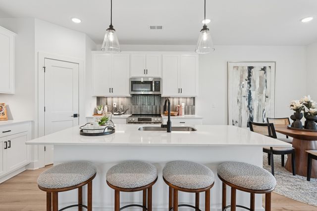 913 Watercourse Court, Nashville, TN 37214