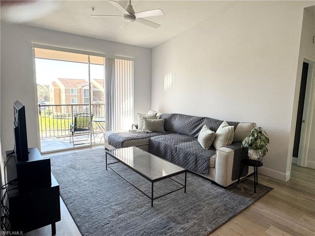 1190 Reserve WAY 304, Naples, FL 34105