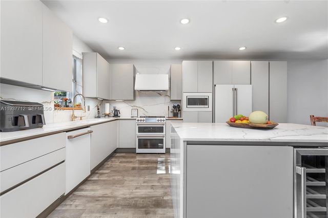 10800 NW 51st Ln, Doral, FL 33178