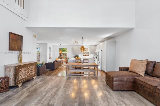 10800 NW 51st Ln, Doral, FL 33178