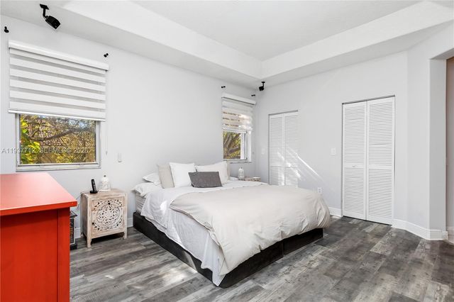 10800 NW 51st Ln, Doral, FL 33178