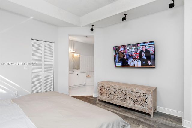 10800 NW 51st Ln, Doral, FL 33178