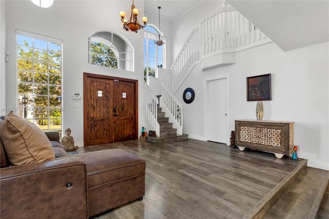 10800 NW 51st Ln, Doral, FL 33178