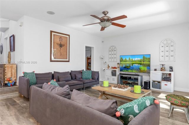 10800 NW 51st Ln, Doral, FL 33178