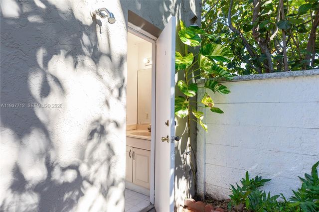 10800 NW 51st Ln, Doral, FL 33178