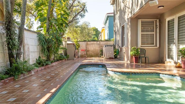 10800 NW 51st Ln, Doral, FL 33178