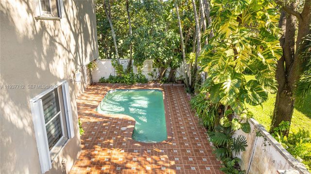 10800 NW 51st Ln, Doral, FL 33178