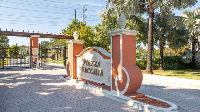 10800 NW 51st Ln, Doral, FL 33178