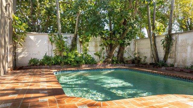 10800 NW 51st Ln, Doral, FL 33178