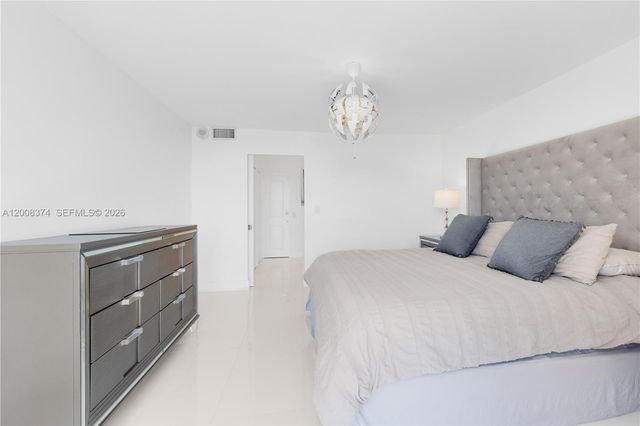 3701 N Country Club Drive 1805, Aventura, FL 33180