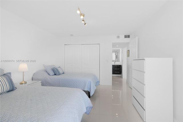 3701 N Country Club Drive 1805, Aventura, FL 33180