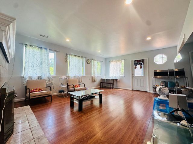 127 PALMWOOD AVE, Cherry Hill, NJ 08003