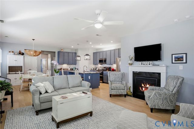 1465 Westhall Gardens Dr, North Chesterfield, VA 23235