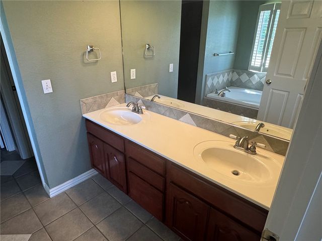 12220 Little Elm Road, Farmington, AR 72730