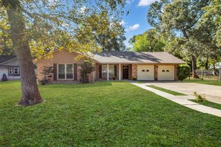 6 Artesian Forest Drive, Conroe, TX 77304