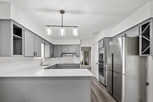 8307 Braesview Lane, Houston, TX 77071