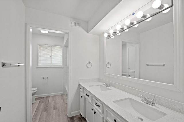 8307 Braesview Lane, Houston, TX 77071