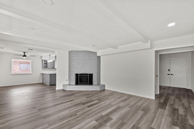 8307 Braesview Lane, Houston, TX 77071