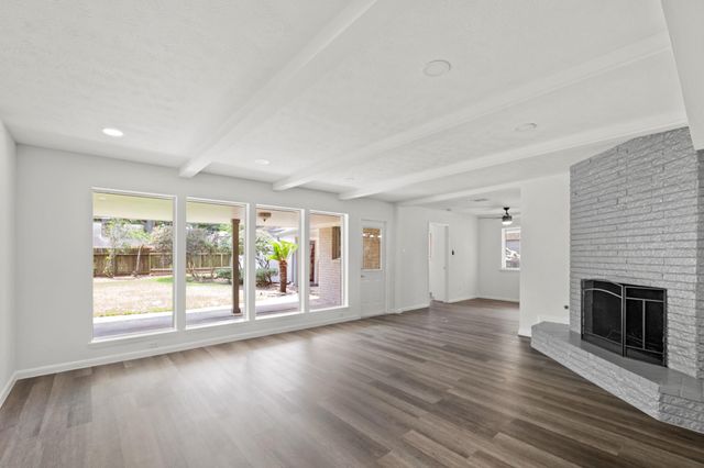 8307 Braesview Lane, Houston, TX 77071