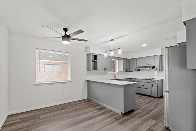 8307 Braesview Lane, Houston, TX 77071