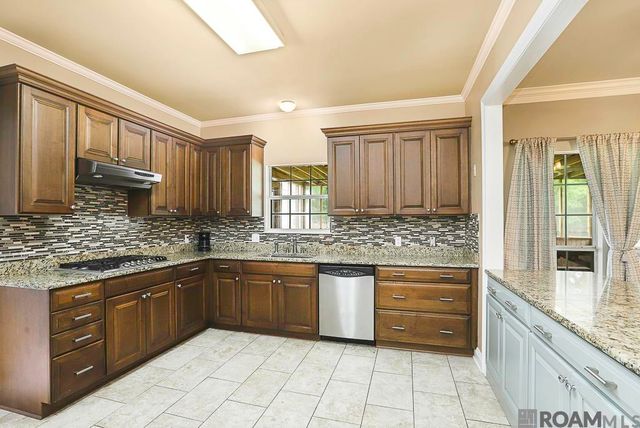 2110 S San Francisco, Gonzales, LA 70737