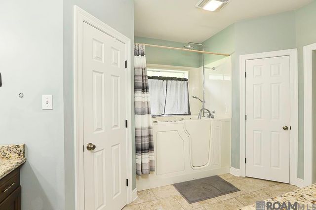 2110 S San Francisco, Gonzales, LA 70737