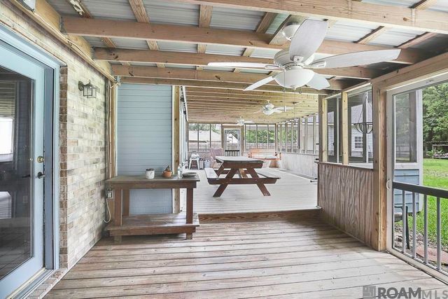 2110 S San Francisco, Gonzales, LA 70737