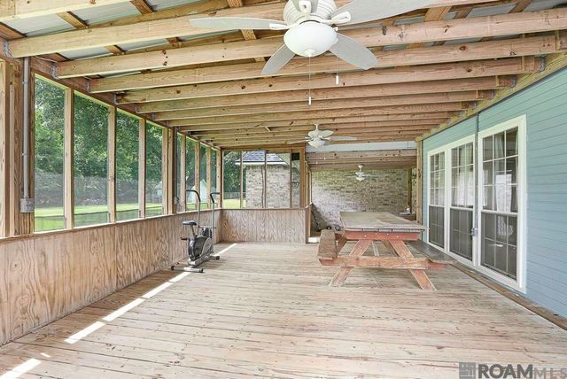 2110 S San Francisco, Gonzales, LA 70737