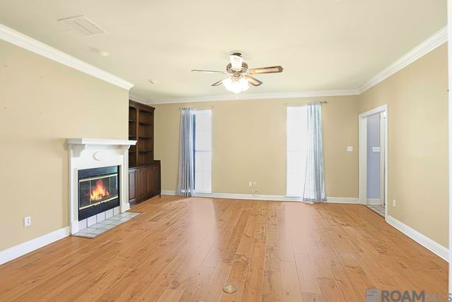 2110 S San Francisco, Gonzales, LA 70737