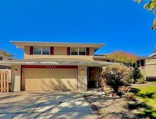 19252 Oakwood Avenue, Lansing, IL 60438