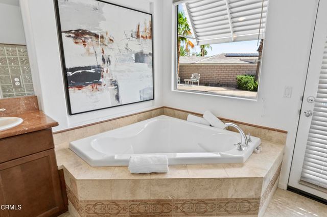 2250 N Hermosa Drive, Palm Springs, CA 92262