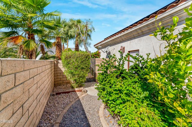 2250 N Hermosa Drive, Palm Springs, CA 92262