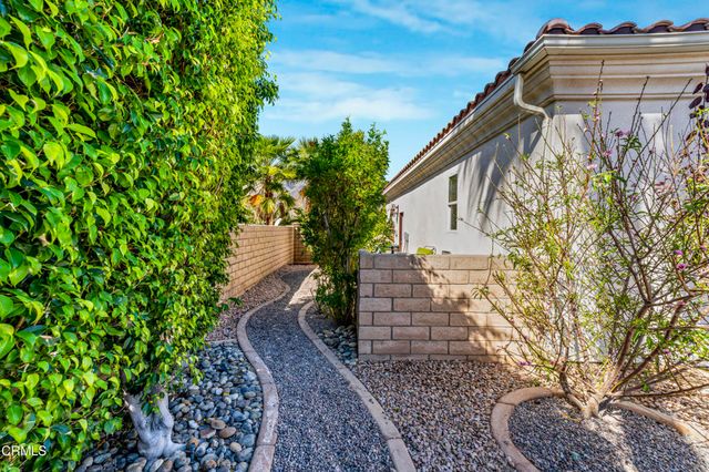 2250 N Hermosa Drive, Palm Springs, CA 92262