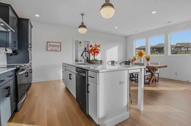 704 ANGELS REST WAY, Columbia, MO 65203