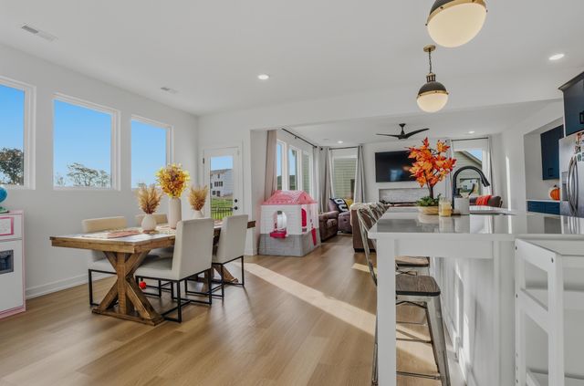 704 ANGELS REST WAY, Columbia, MO 65203