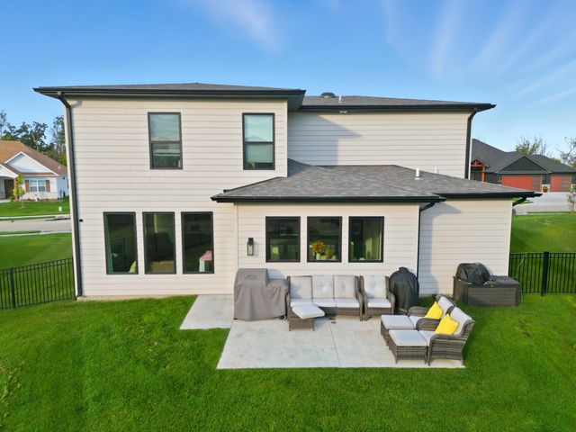 704 ANGELS REST WAY, Columbia, MO 65203