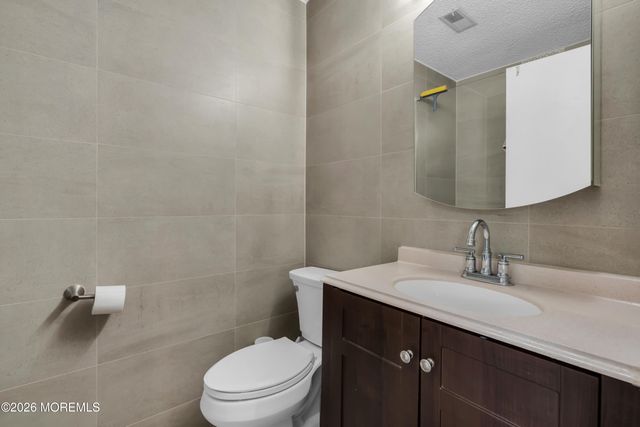 492 Bayberry Court, Marlboro, NJ 07726