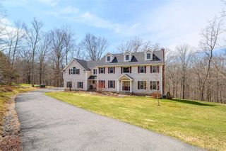 17 Weldon Woods Connecticut Road, New Fairfield, CT 06812