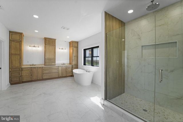 1107 GREAT RD, Princeton, NJ 08540