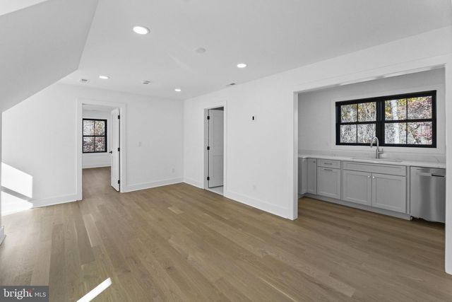 1107 GREAT RD, Princeton, NJ 08540