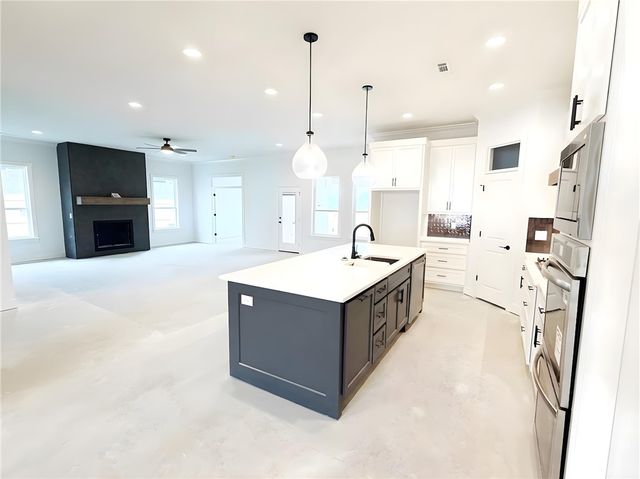 1320 Greyback Lane, Centerton, AR 72719
