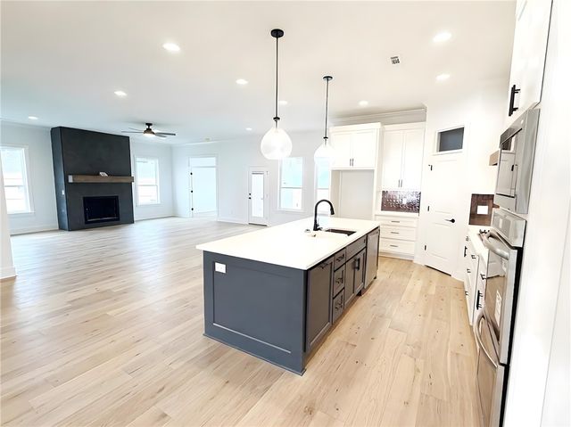 1320 Greyback Lane, Centerton, AR 72719